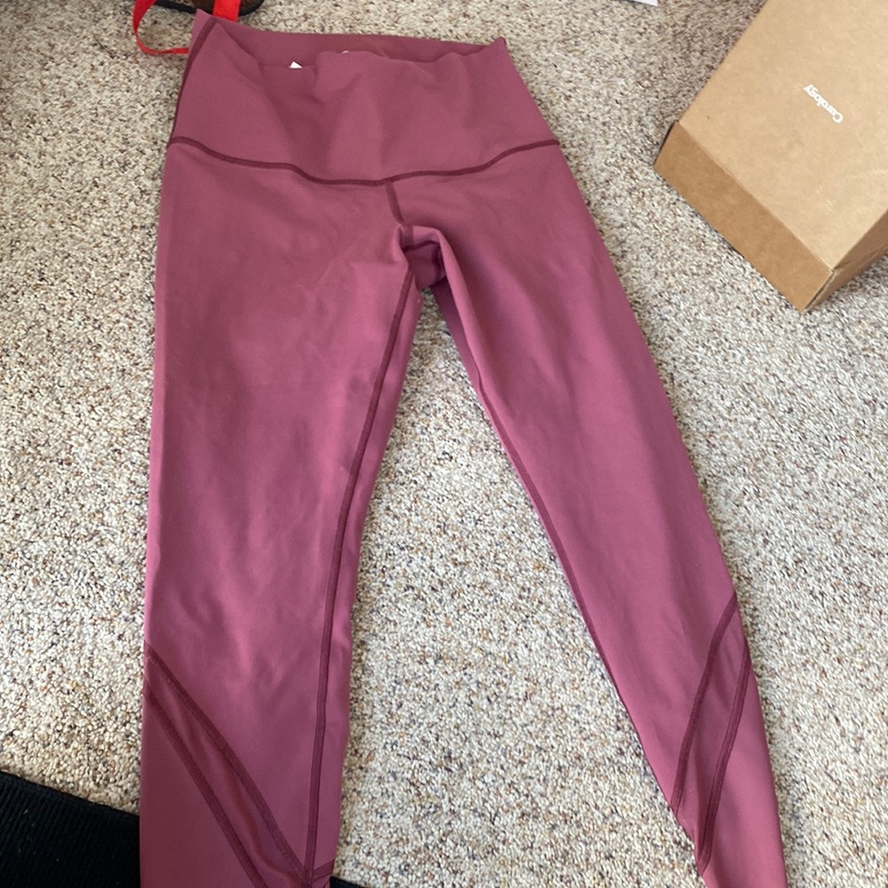 Lululemon pink stretchy tights size 8 seamless bottom mesh leg